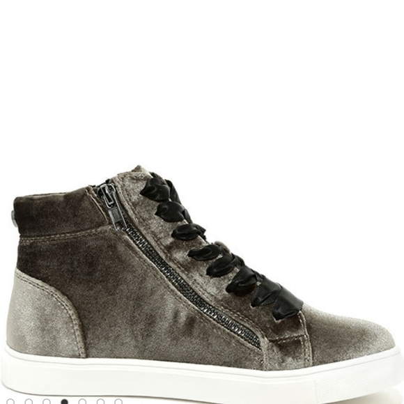Steve Madden Women's Earnst-V Suede High Tops w/ Side Zip,‎ Size 6.5 B. - Picture 3 of 10